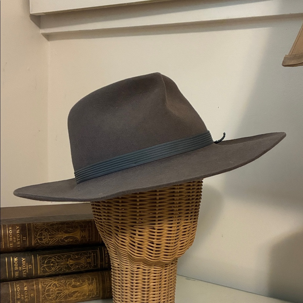 Genuine Akubra Snowy River  Quality Hat Size 55